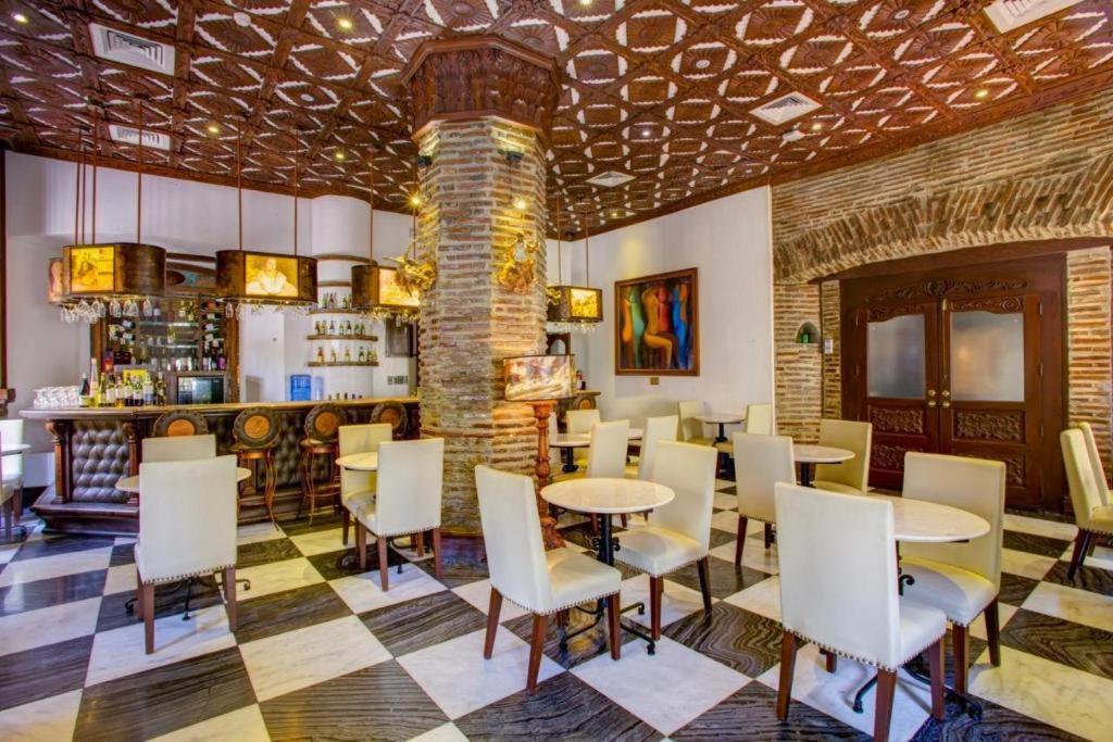 Hotel Luna Виган Экстерьер фото